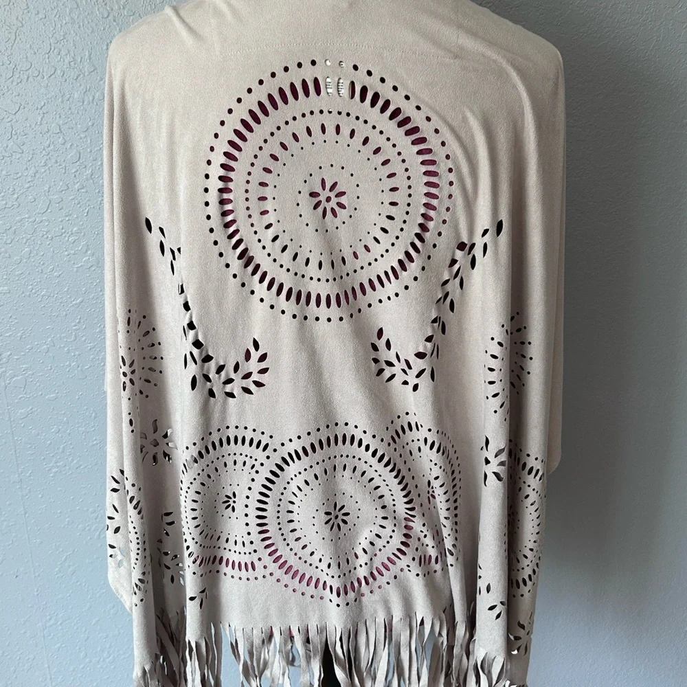 Chico’s Women’s Faux Microsuede Cream Cutout Boho Fringe Western Wrap